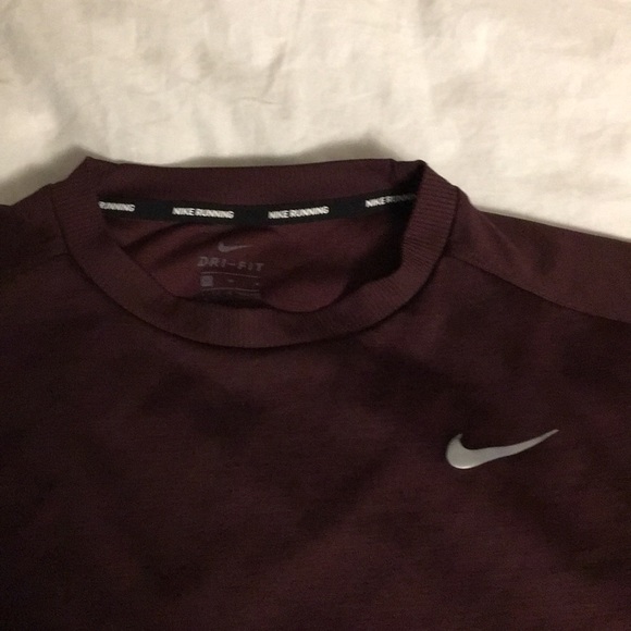 Nike Dri-Fit Running Long Sleeve T-Shirt M Wine - Picture 3 of 5